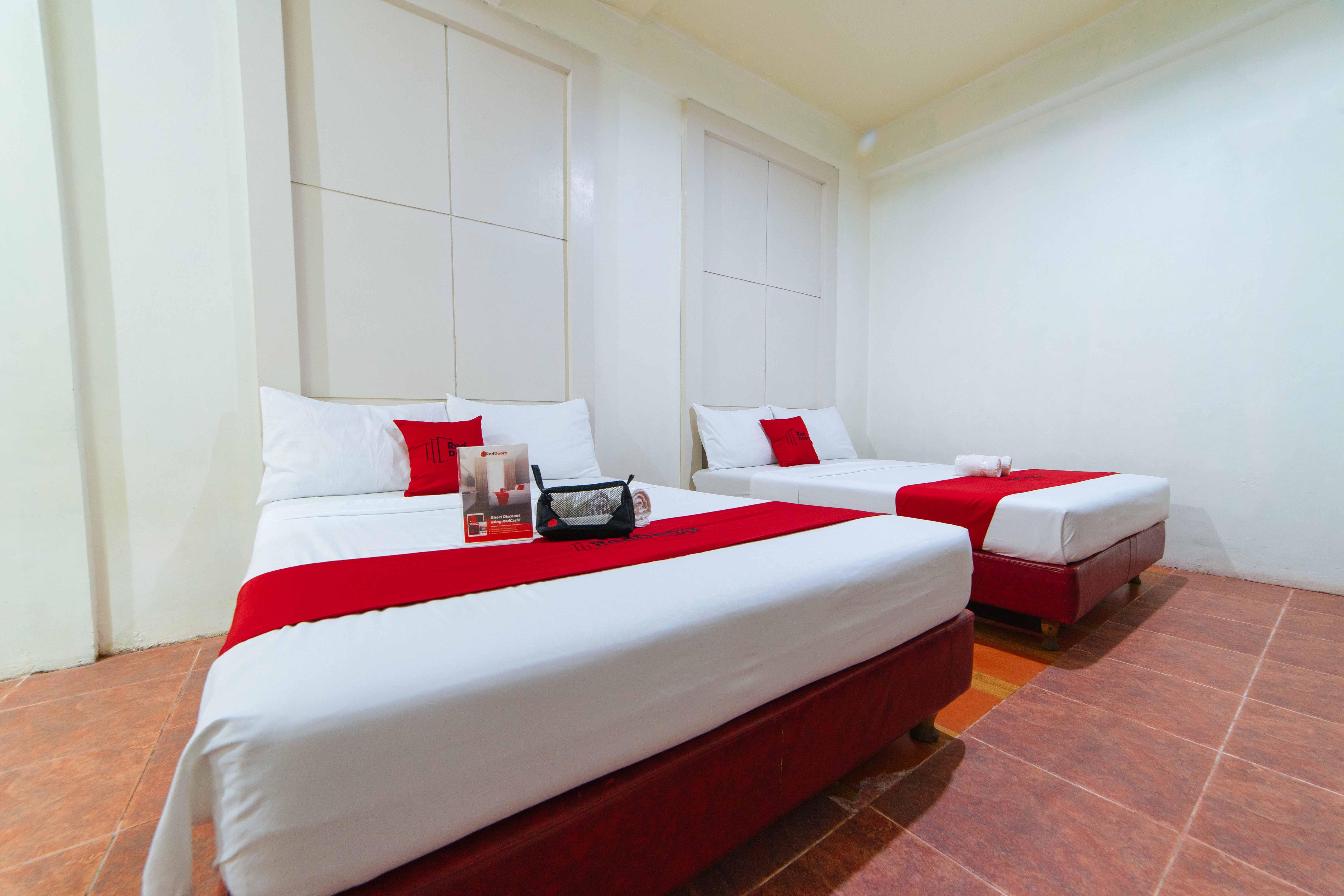 Reddoorz Near Walking Street Angeles City Ngoại thất bức ảnh