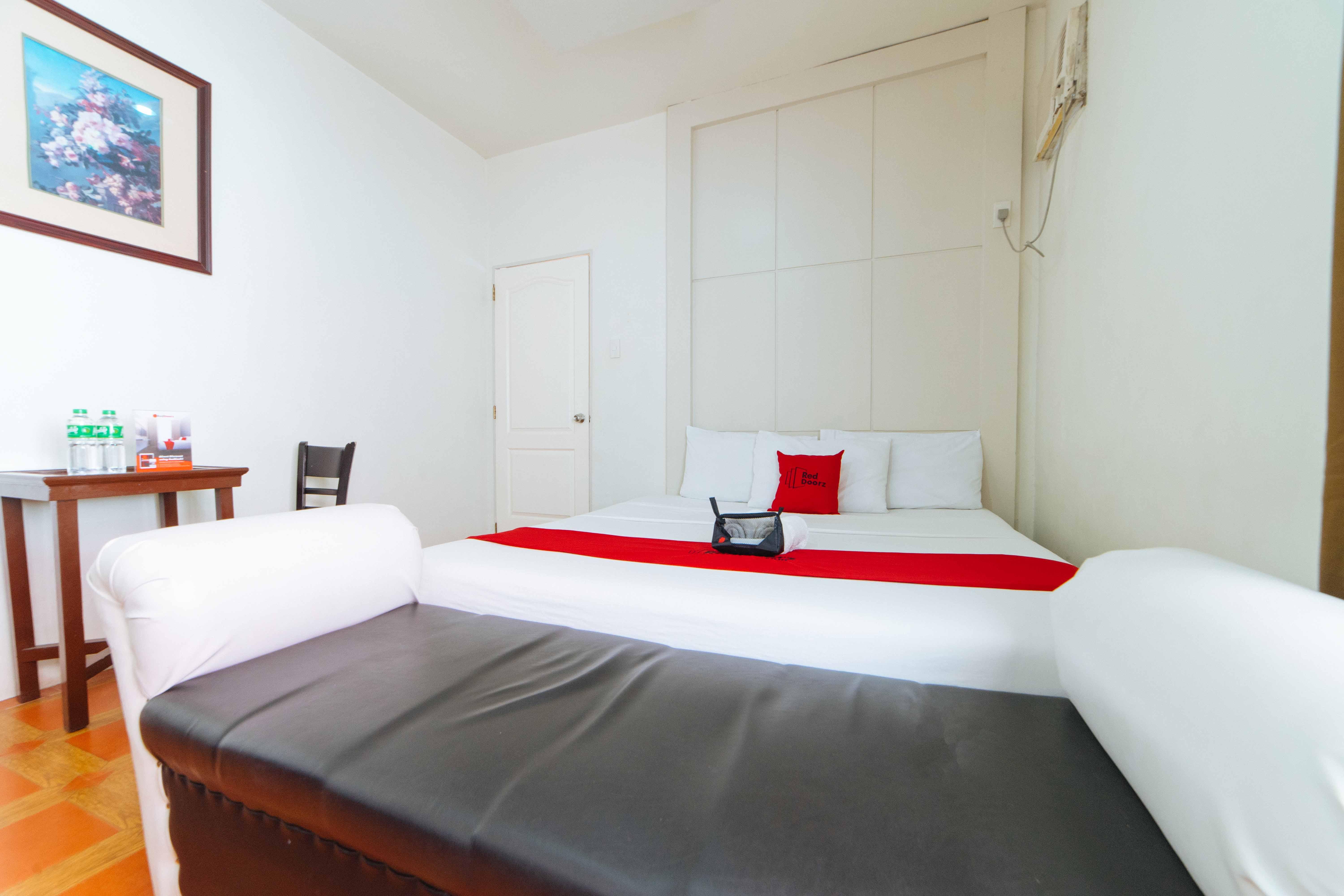 Reddoorz Near Walking Street Angeles City Ngoại thất bức ảnh