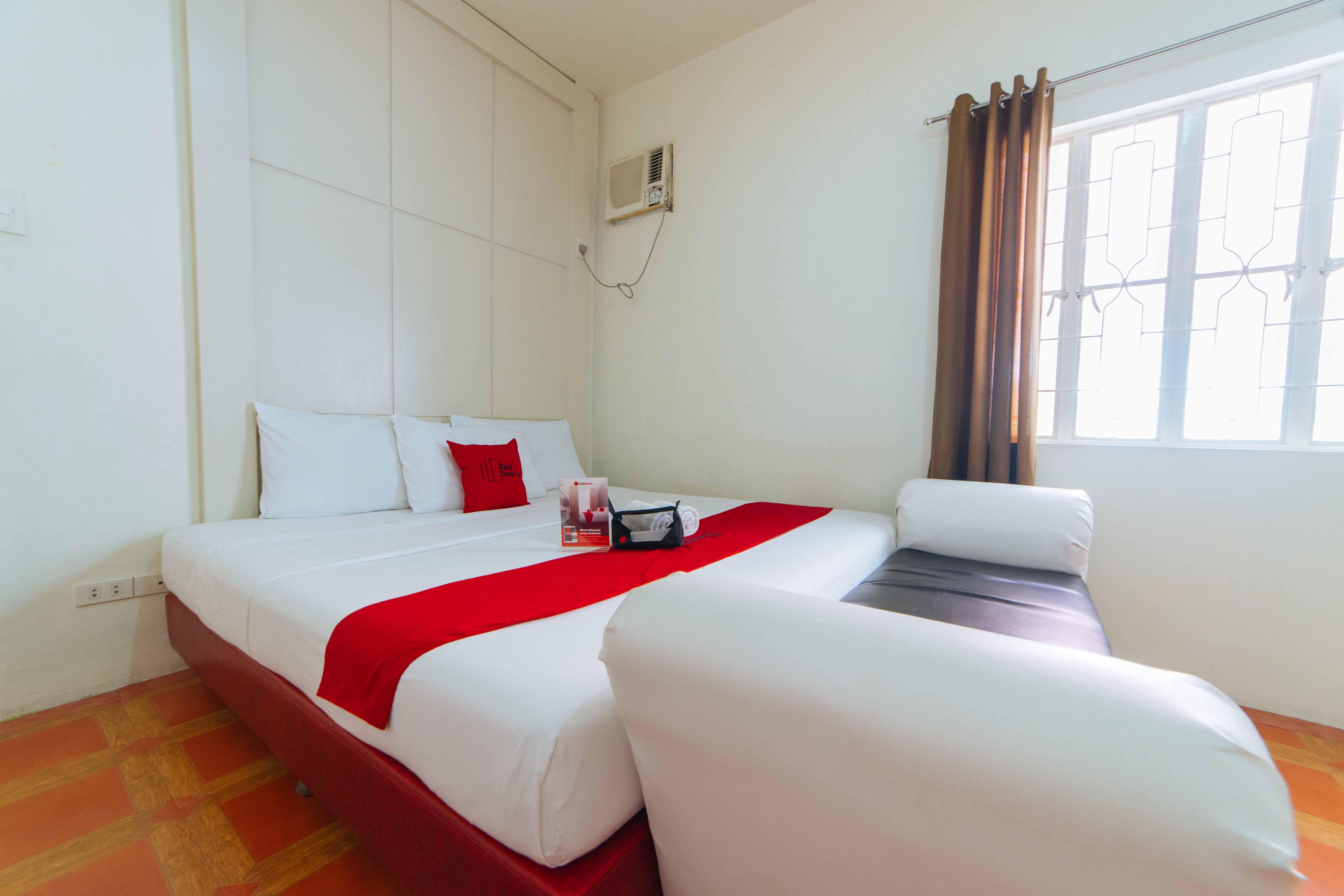 Reddoorz Near Walking Street Angeles City Ngoại thất bức ảnh