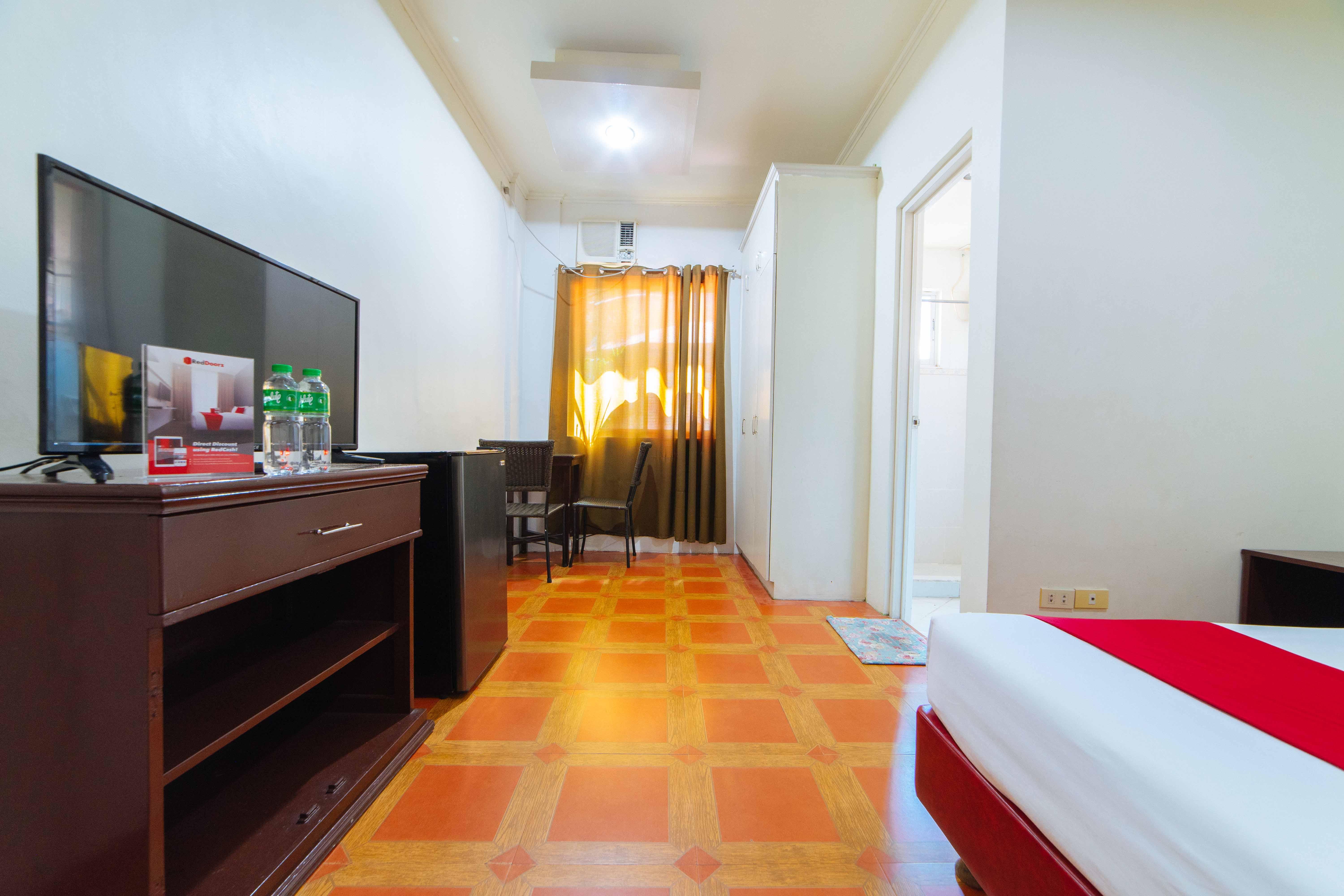 Reddoorz Near Walking Street Angeles City Ngoại thất bức ảnh